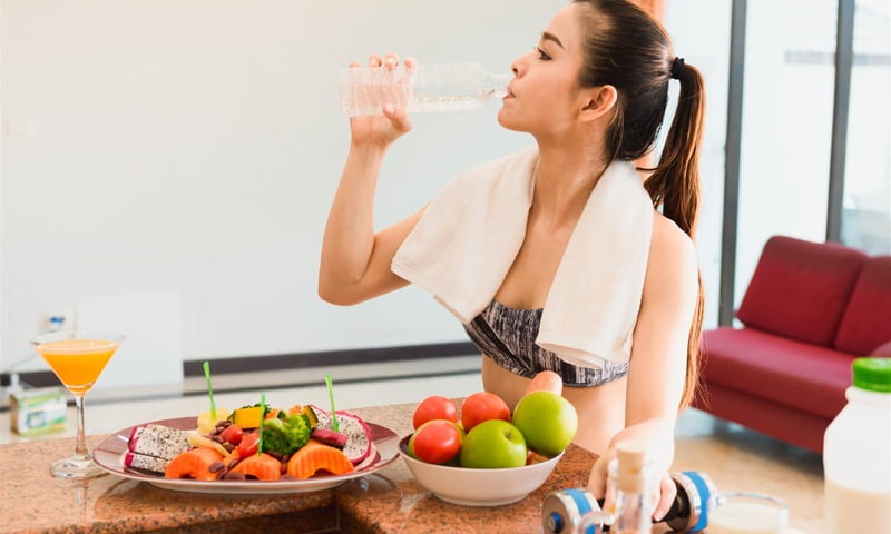 Khung giờ uống nước giảm cân: Khi cơ thể cảm thấy đói